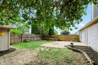 1495 Hedge Court, Greenfield - 45