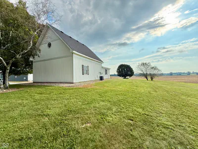 3905 900, Thorntown - 5