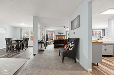 10255 Lothbury Circle, Fishers - 11