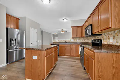 8922 Springview Drive, McCordsville - 12