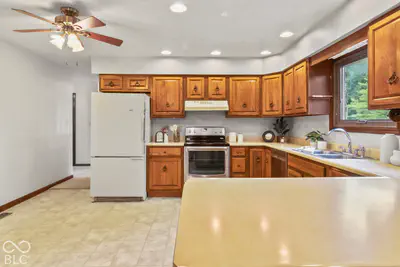 2448 S Sunrise Drive, New Palestine - 17