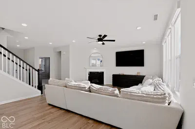 19060 Seaforth Way, Westfield - 21
