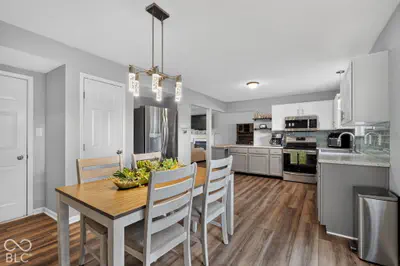12161 Driftstone Drive, Fishers - 16