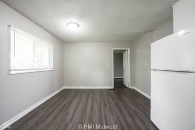 9313 Rochelle Drive, Indianapolis - 10