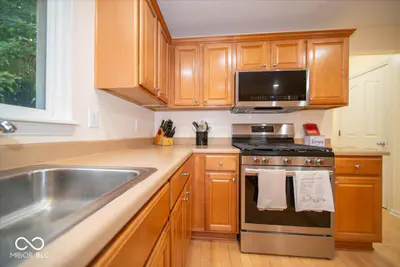 11979 Sellerton Drive, Fishers - 19