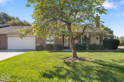 7537 Farm View Circle, Indianapolis