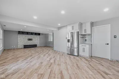 1860 Wandflower Circle, Indianapolis - 17