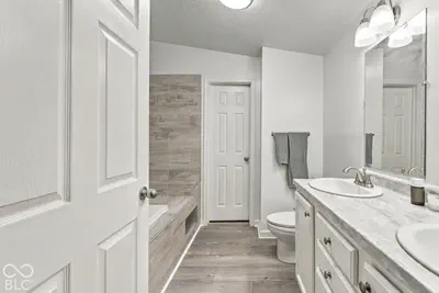 9444 N Gray Avenue, Unionville - 20