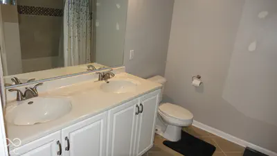 8140 Harshaw Drives, Indianapolis - 35