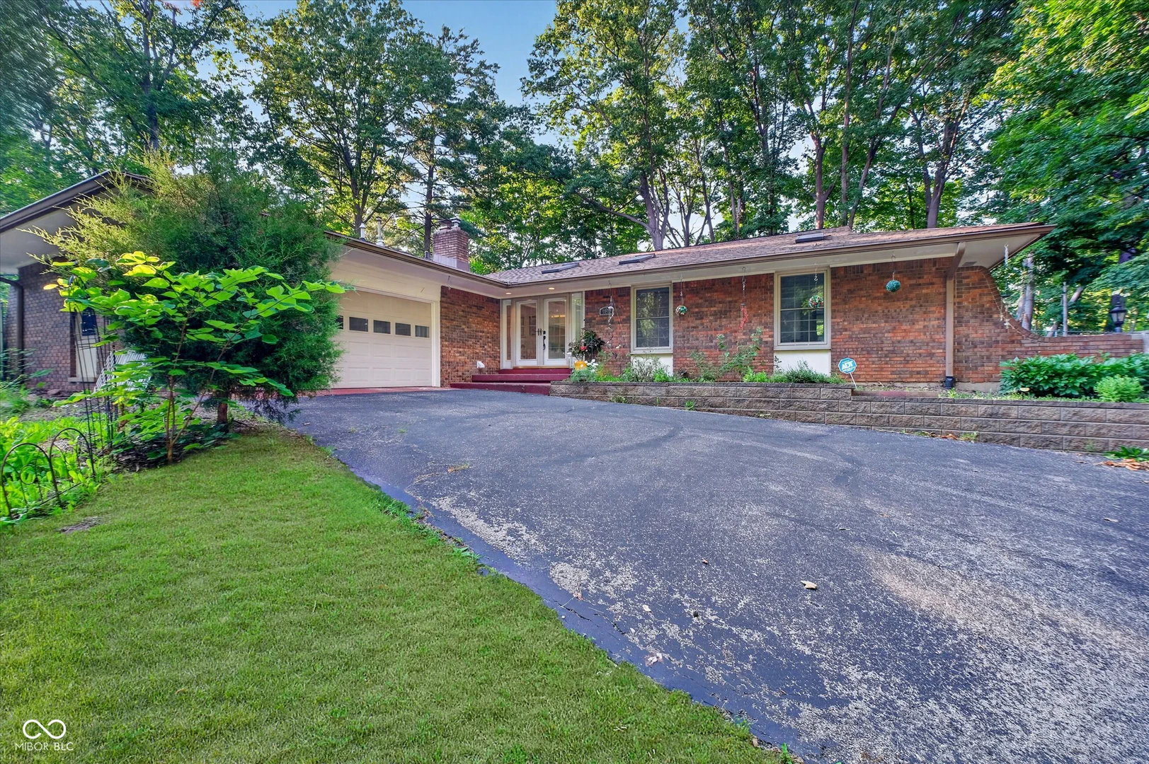 8942 Briarclift Road, Indianapolis