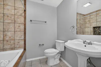 6879 Oak Lake Drive, Indianapolis - 21