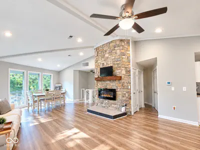 50 Woodlawn Village, Mitchell - 3