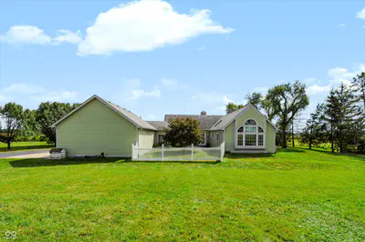 9510 235th Street, Cicero - 75