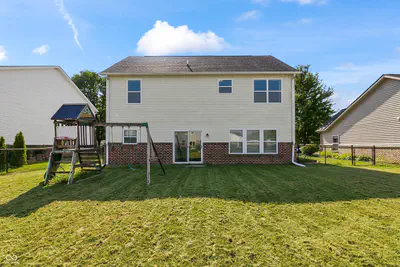7148 N Chelmsford Drive, McCordsville - 48
