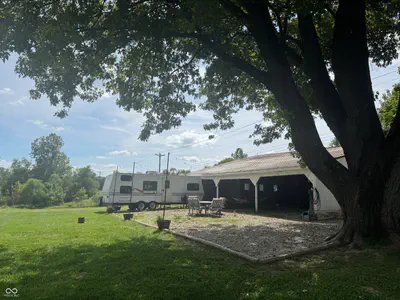 6196 300, Markleville - 37