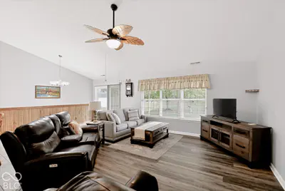 6404 Barberry Drive, Avon - 5