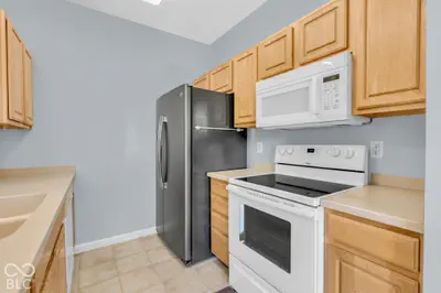 6250 Bishops Pond Lane, Indianapolis - 14