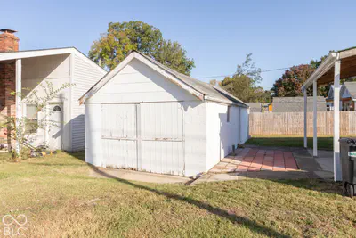 1003 Center Street, Seymour - 17