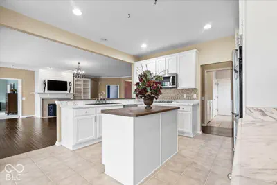 8923 W Cobblestone Drive W, Zionsville - 11