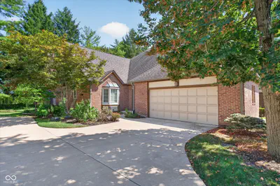 1990 Oldfields Circle North Drive, Indianapolis