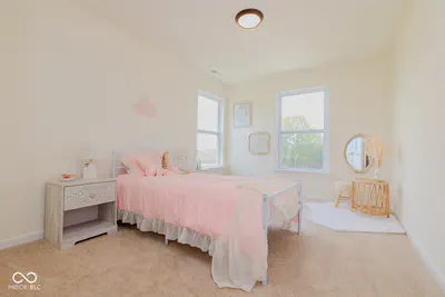2334 N Liberty Lakes Drive, Greensburg - 33