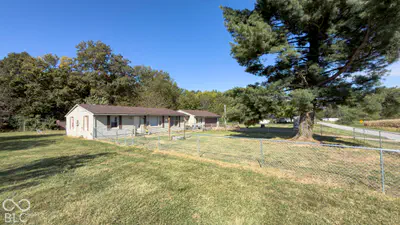 9545 Bono Road, Terre Haute - 43