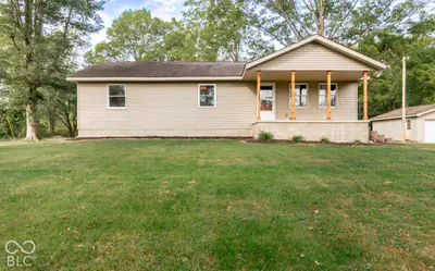 6166 County Road 200, Seymour - 2