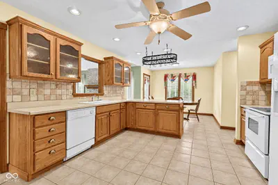 710 Willow Pointe South Drive, Plainfield - 18