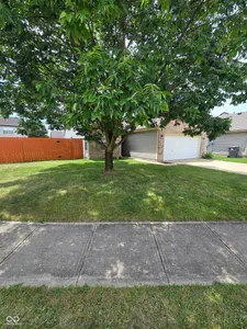 5360 Lakeside Manor Drive, Indianapolis - 4
