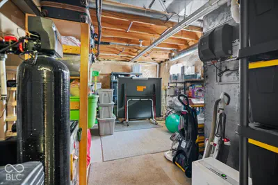 8732 Buffett Parkway, Fishers - 43