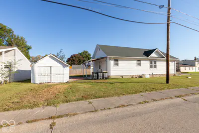 1003 Center Street, Seymour - 19