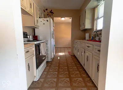 1231 E New Road, Greenfield - 14