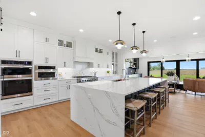 3874 Chapel Hill Court, Bargersville - 18