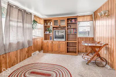 625 Woods Crossing Drive, Indianapolis - 21