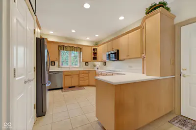 6132 Fox Court, Pendleton - 8