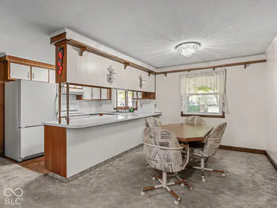 9008 Carriage Lane, Pendleton - 21