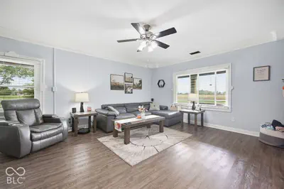 6425 125 Road, Whiteland - 6