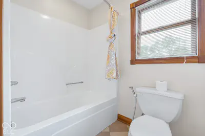 725 Greystone Court, Columbus - 57