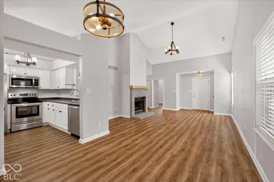 9741 Roxbury Drive, Fishers - 11