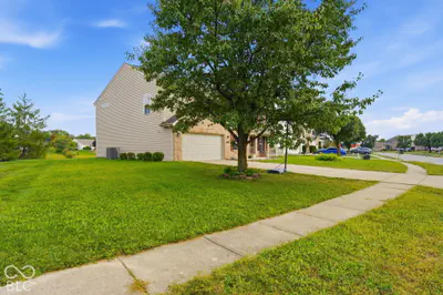 1881 Wynnewood Lane, Avon - 4
