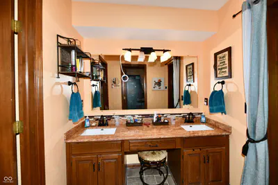 5006 Essex Drive, Carmel - 18