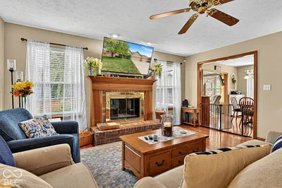 7291 Plantation Lane, Avon - 11