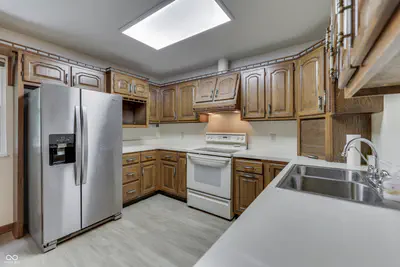 703 Hillcrest Drive, Greenwood - 14