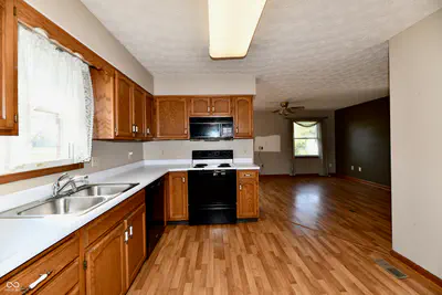 399 Vinewood Drive, Brownsburg - 10