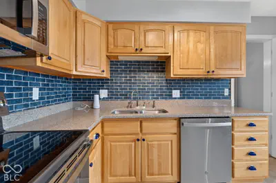 536 Hunters Drive, Carmel - 17