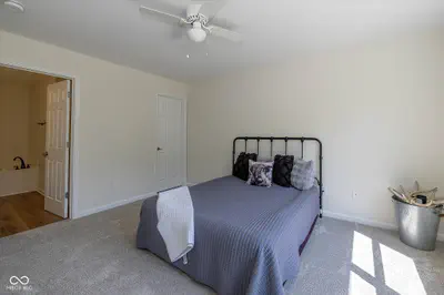 6129 Green Glade Drive, Whitestown - 10