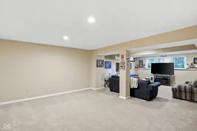 9801 Logan Lane, Fishers - 36