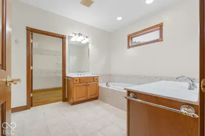725 Greystone Court, Columbus - 38