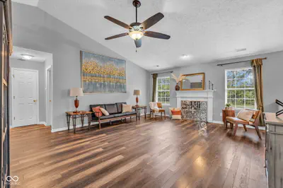 2055 Autumn Faith Way, Avon - 5