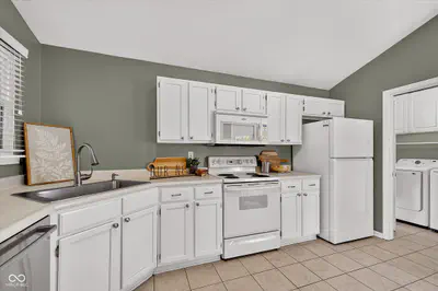 7675 Waterwood Drive, Indianapolis - 10